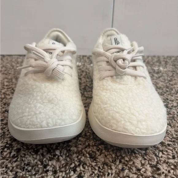 Women's Wool Runner Go - Fluff in Natural White - Picture 3 of 8